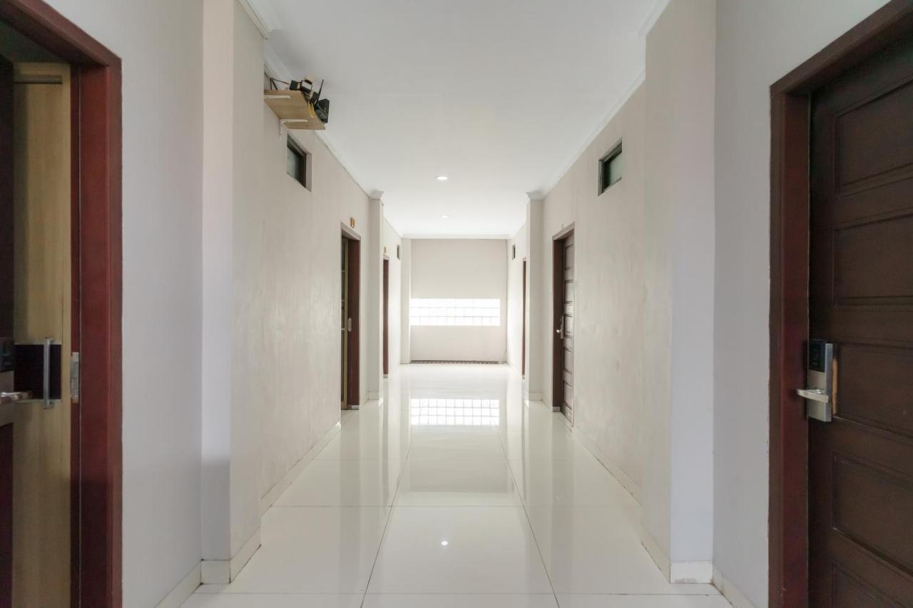 Koolkost Syariah At Taman Simprug Cikarang Hotel Bekasi Exterior photo