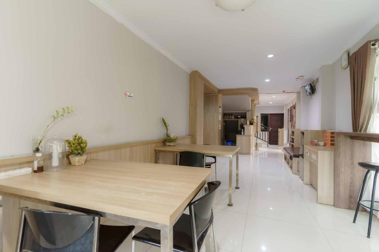 Koolkost Syariah At Taman Simprug Cikarang Hotel Bekasi Exterior photo